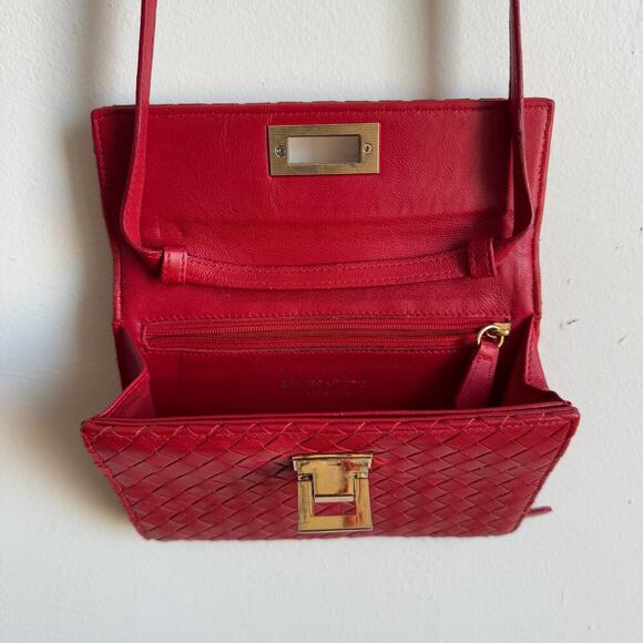 BOTTEGA GIOTTI Red Woven Crossbody Built-in-Wallet Bag - Picture 4 of 9